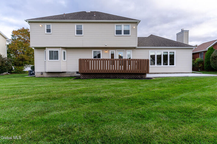 Property Photo:  31 Woodridge Drive  NY 12211 