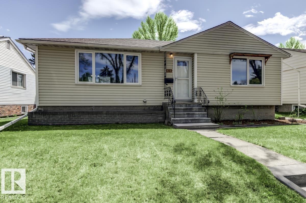 Property Photo:  8511 64 Avenue NW  AB T6E 0H1 