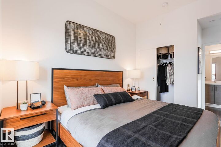 Property Photo: 10141 124 Street NW AB T5N 1P5