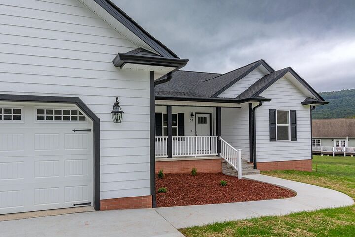 Property Photo:  27 Flagstone Cove  TN 37327 