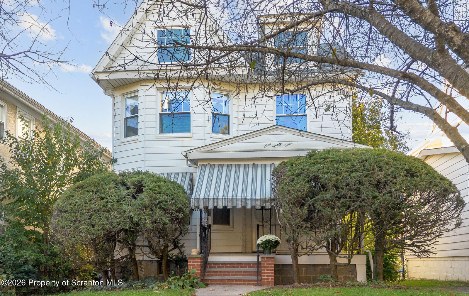 Property Photo:  927 Taylor Avenue  PA 18510 
