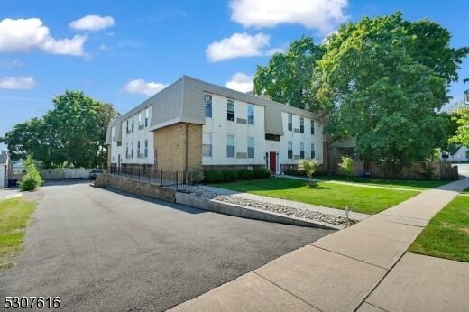 Property Photo:  15 Forest St 8  NJ 07042 