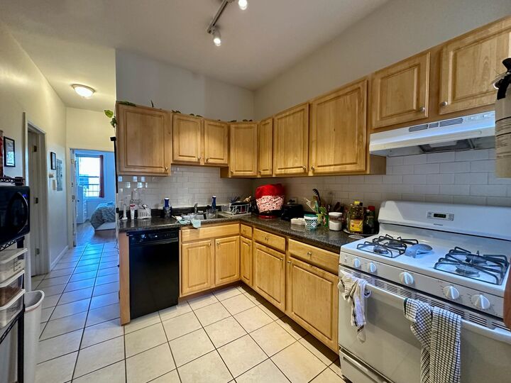 Property Photo:  273 Webster Ave 6  NJ 07307 