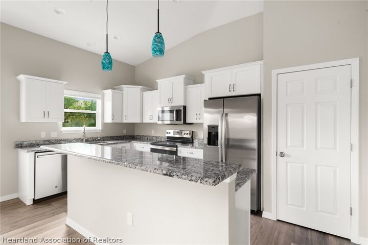 Property Photo: 224 Cessna Way NW FL 33852