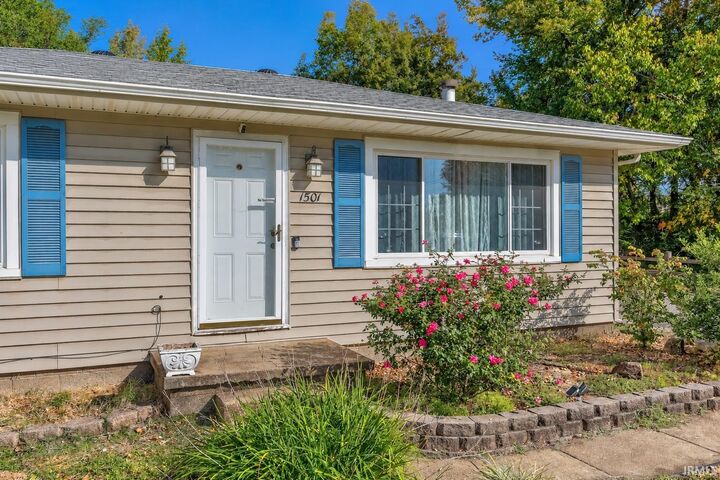 Property Photo:  1501 Bower Lane  IN 47710 