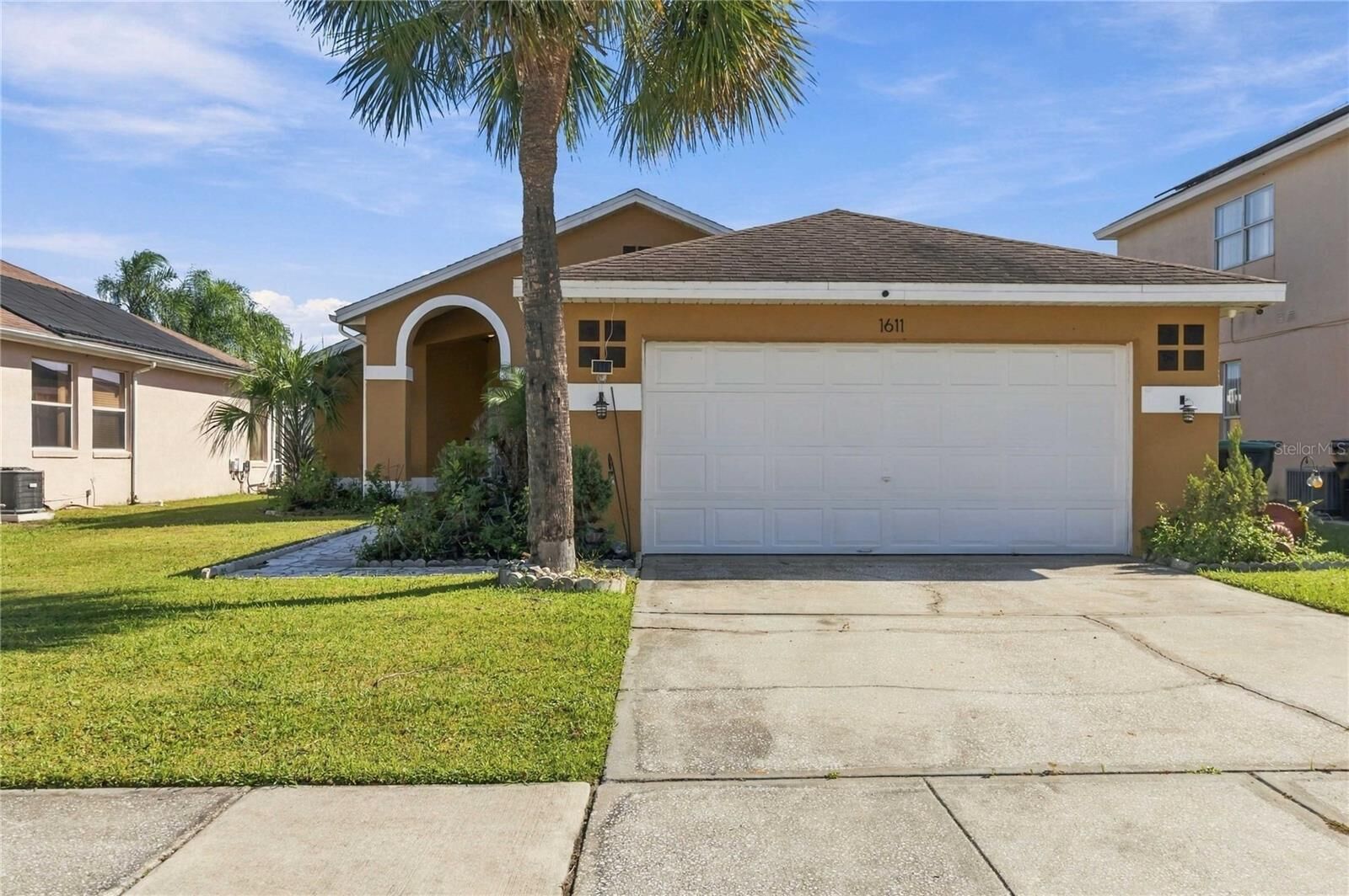 Property Photo:  1611 Bridgeview Circle  FL 32824 