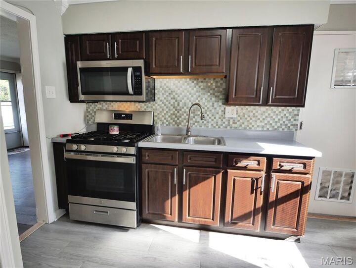 Property Photo: 11258 Saint Damian Drive MO 63074