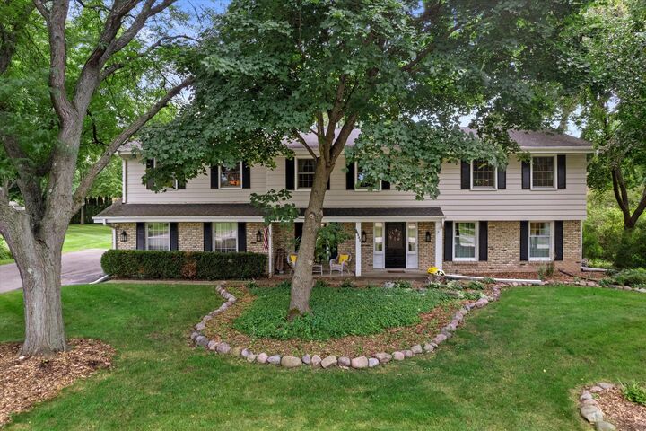 Property Photo:  18045 Lamplighter Ln  WI 53045 