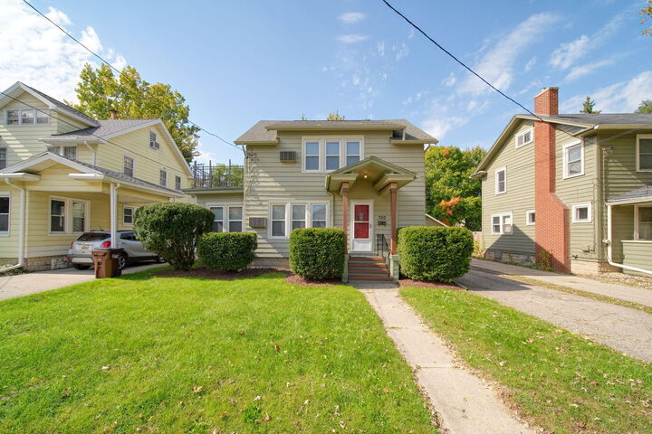 Property Photo: 720 S West Avenue MI 49203
