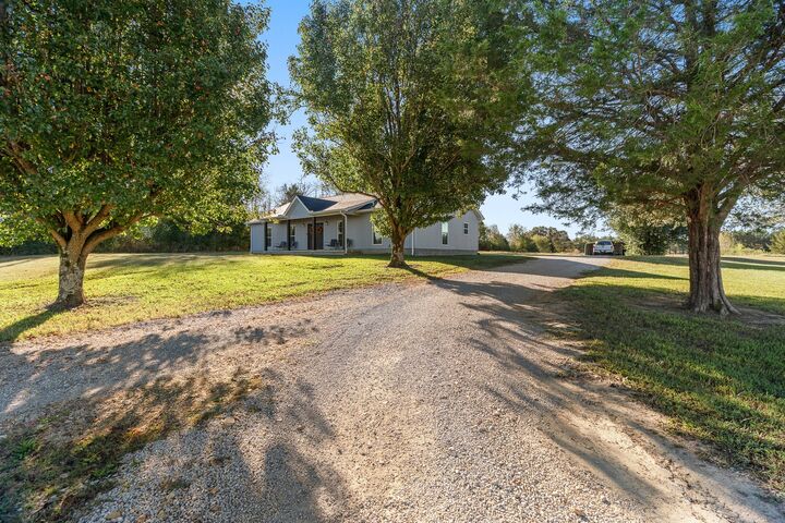 Property Photo: 10 Farris Ln TN 38468