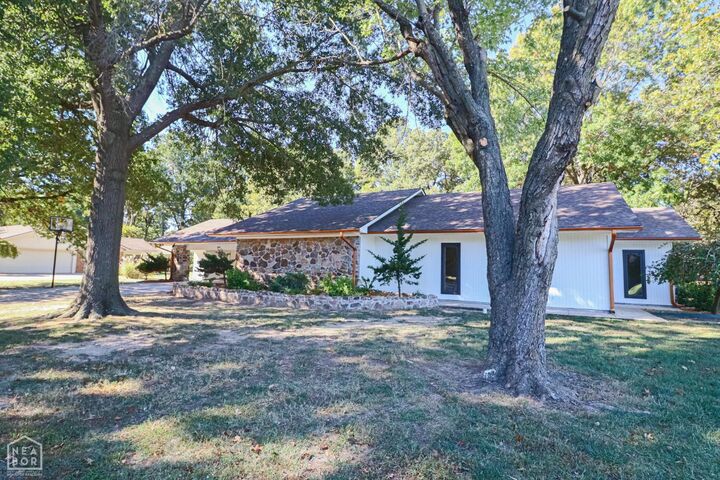 Property Photo: 304 Westwood Circle AR 72476
