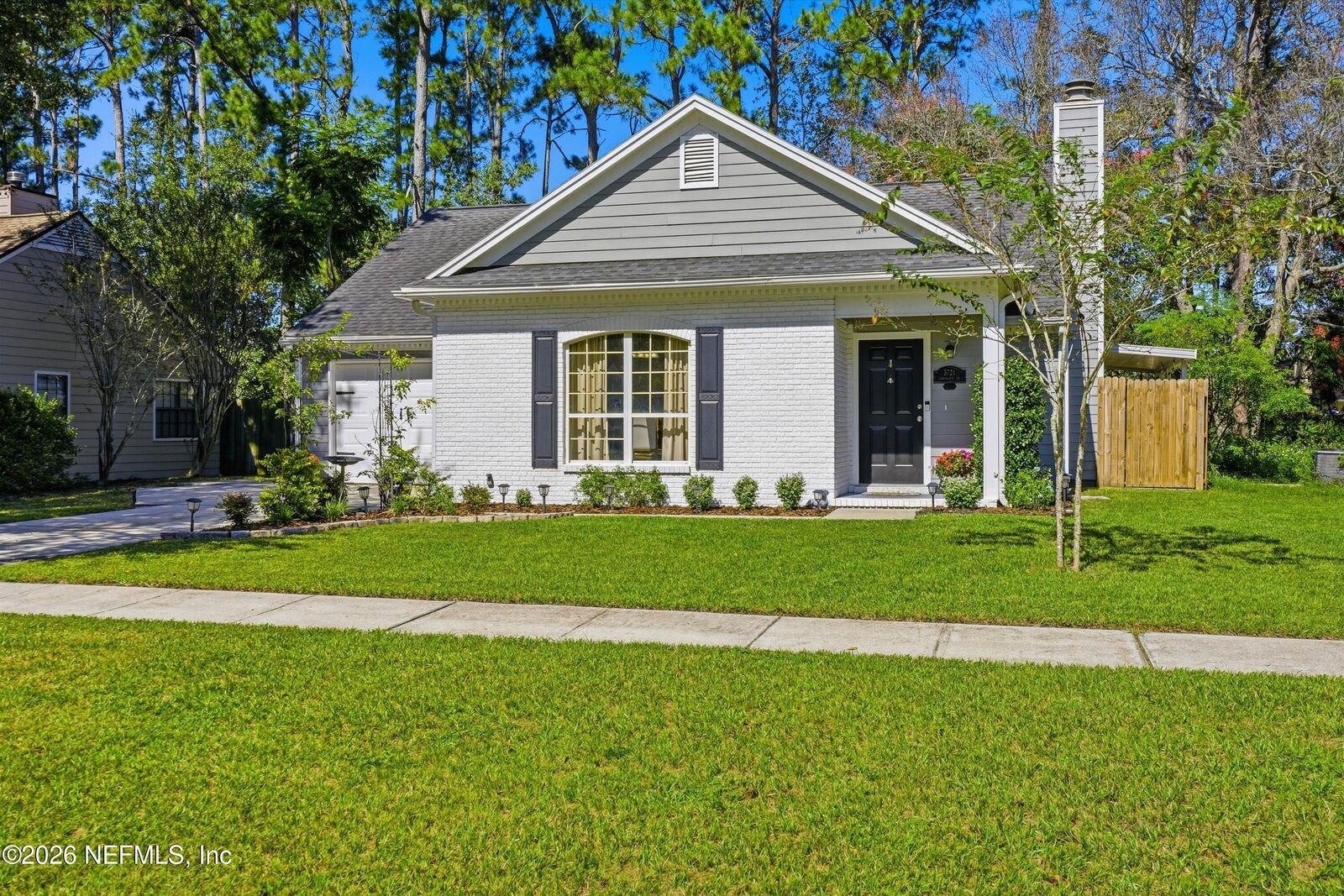 Property Photo: 3721 Jamestown Lane FL 32223
