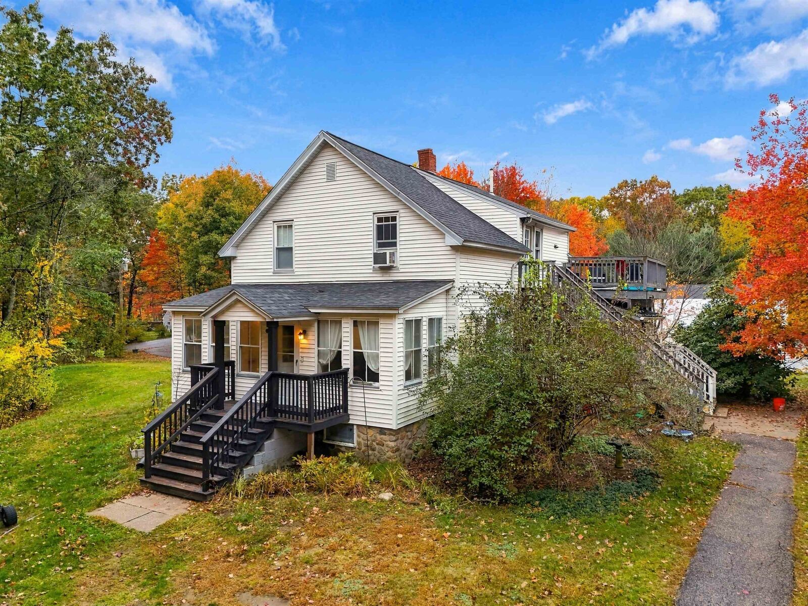 Property Photo:  202 Leda Avenue  NH 03104 