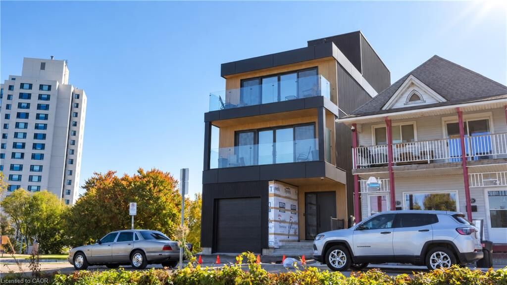 Property Photo:  512 Bay Street 1  ON L8L 1N6 