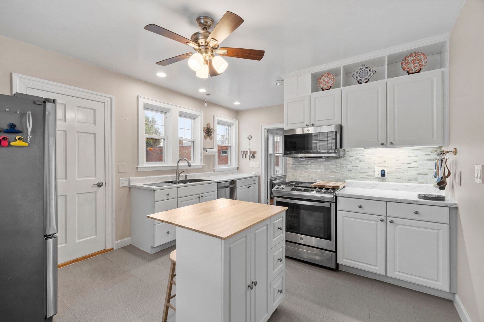 Property Photo: 15 Bruce Rd MA 02453