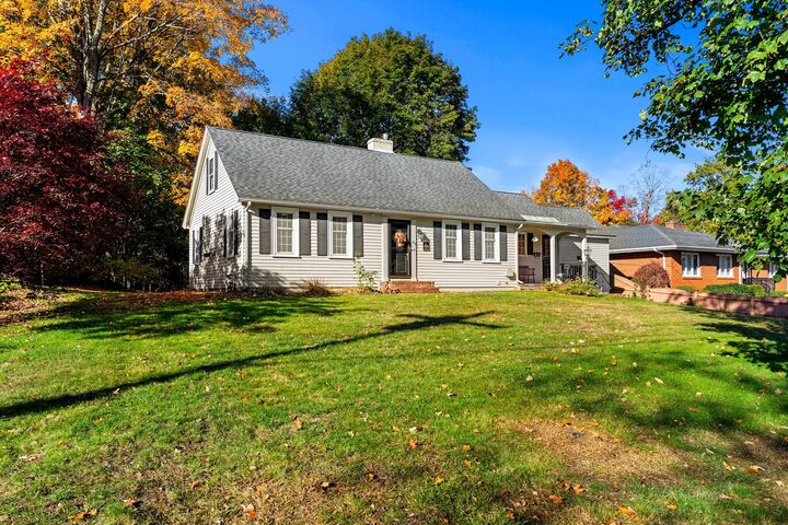 Property Photo: 20 Rivercliff Rd MA 01852