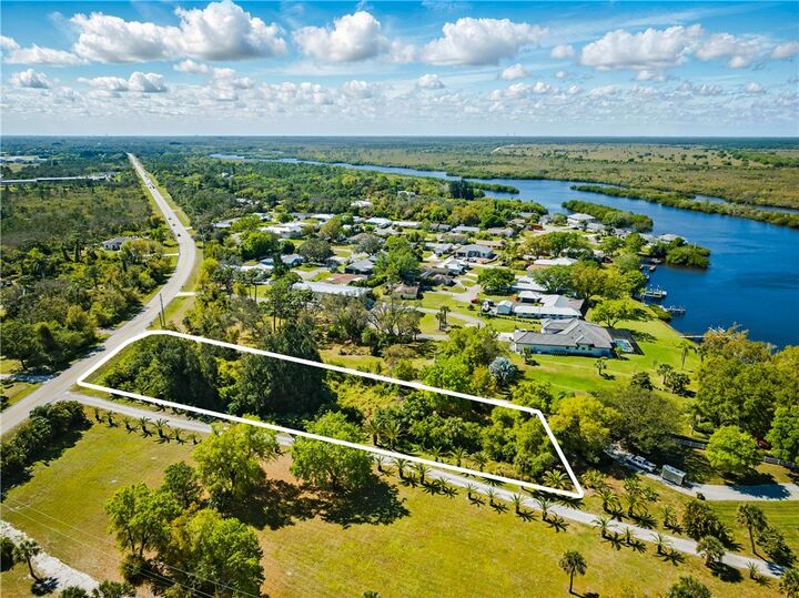 Property Photo:  12419 Roseland Road  FL 32958 