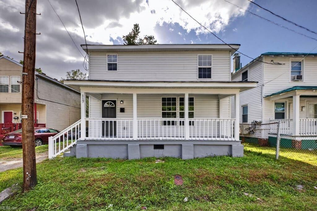 Property Photo: 117 S 9th St VA 23434