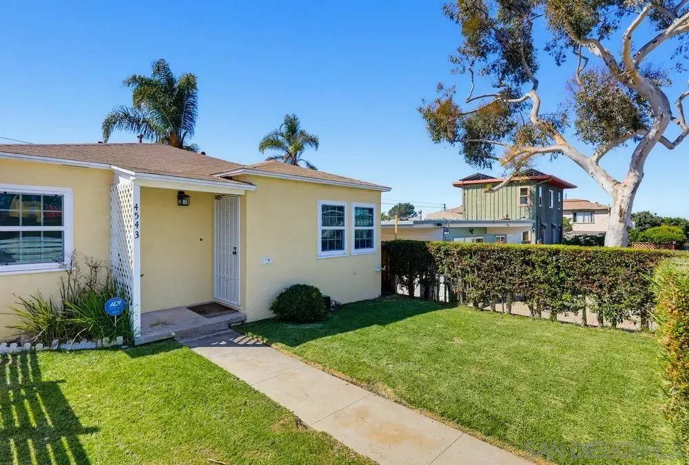 Property Photo: 4543 Voltaire St CA 92107
