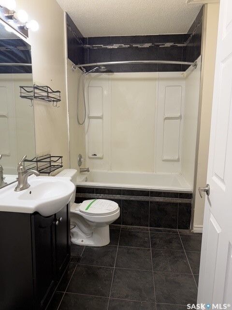Property Photo: 229 I Avenue N SK S7L 2G3