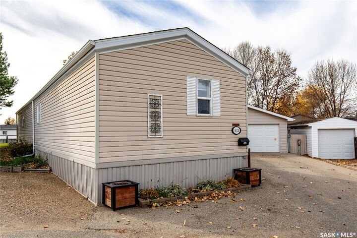 Property Photo:  1455 9th Avenue NE E15  SK S6J 1C6 