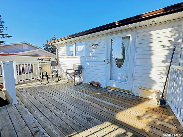 Property Photo:  232 25th Street  SK S0M 0E0 