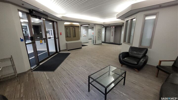 Property Photo: 430 5th Avenue N 203 SK S7K 6Z2