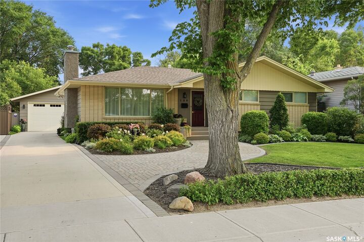 Property Photo:  139 Sunset Drive  SK S4S 2S1 