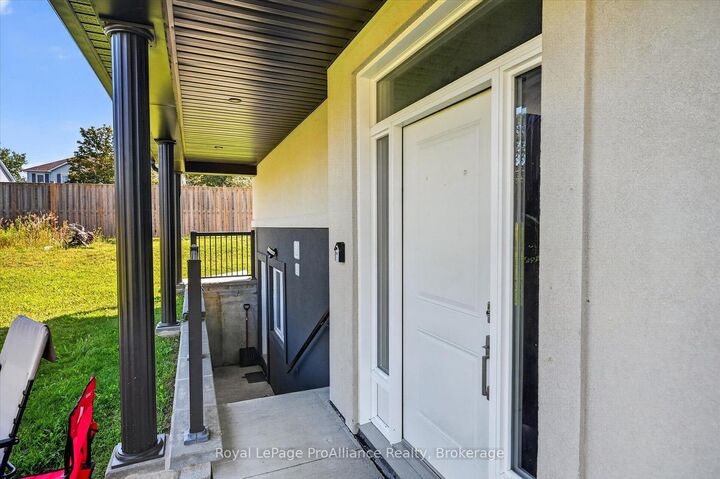 Property Photo:  550 Brealey Drive 16  ON K9K 2R8 