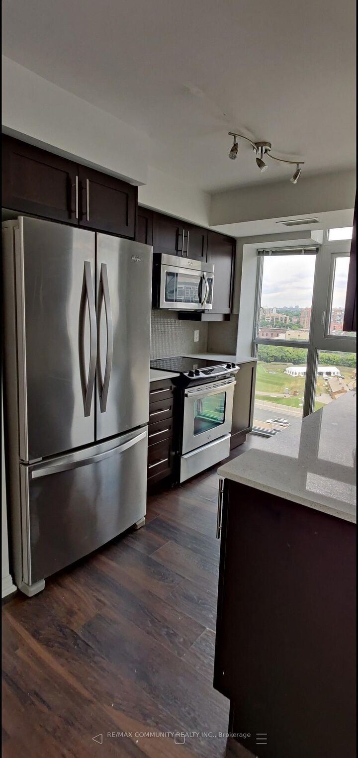 Property Photo:  35 Bastion Street 1919  ON M5V 0C2 