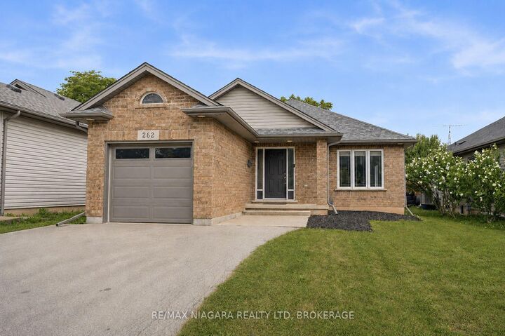 Property Photo:  262 Draper's Street  ON L3C 7N2 
