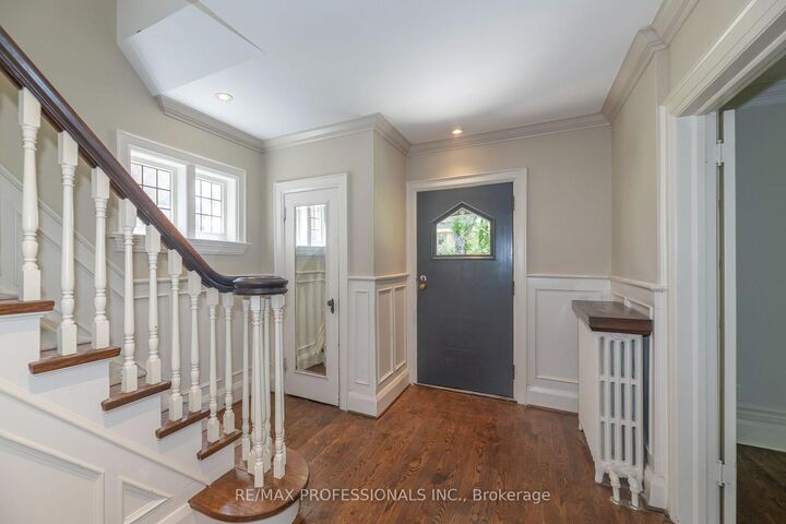 Property Photo:  61 Grenview Boulevard N  ON M8X 2K3 