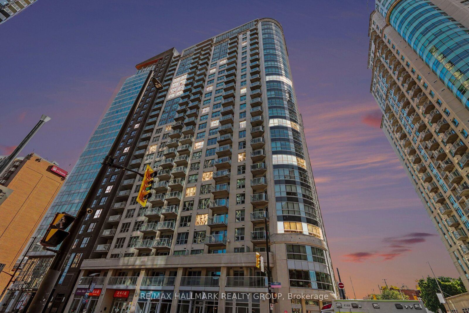 Photo de la propriété:  242 Rideau Street 201  ON K1N 0B7 