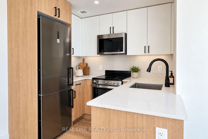 Photo de la propriété: 810 King Street W 602 ON L8S 0A7