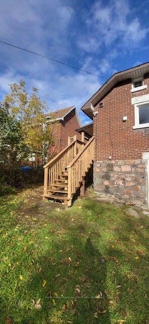 Property Photo:  841 Worthington Street E  ON P1B 1J3 