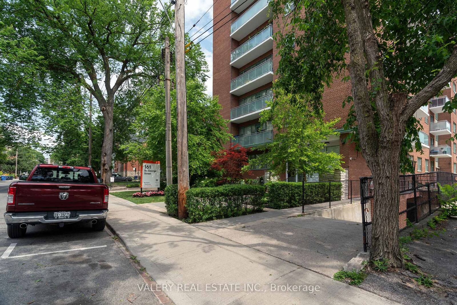 Property Photo:  161 St. George Street 403  ON M5R 2M3 