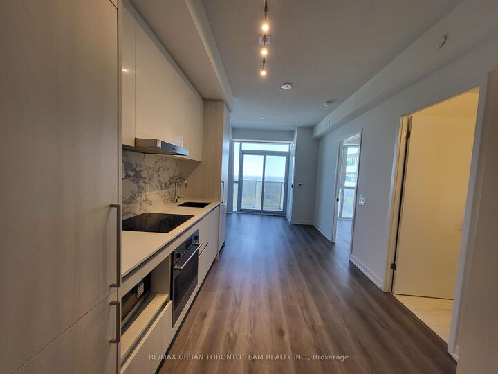 Property Photo:  225 Commerce Street 5805  ON L4K 0R1 