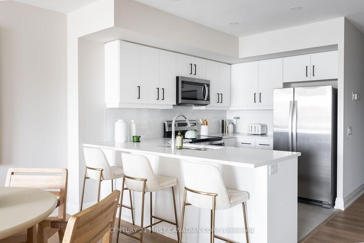 Property Photo:  4286 King Street 1107  ON N2P 2E9 