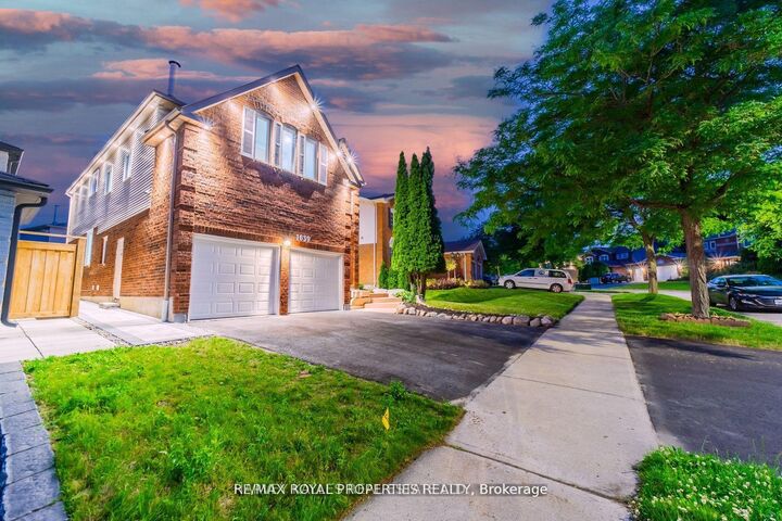 Property Photo:  1639 Middleton Street S  ON L1X 2L5 
