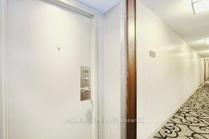 Photo de la propriété:  330 Rathburn Road W 1706  ON L5B 3Y2 