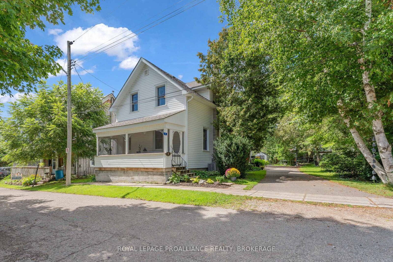 Property Photo:  4 Miller Street  ON K0E 1L0 