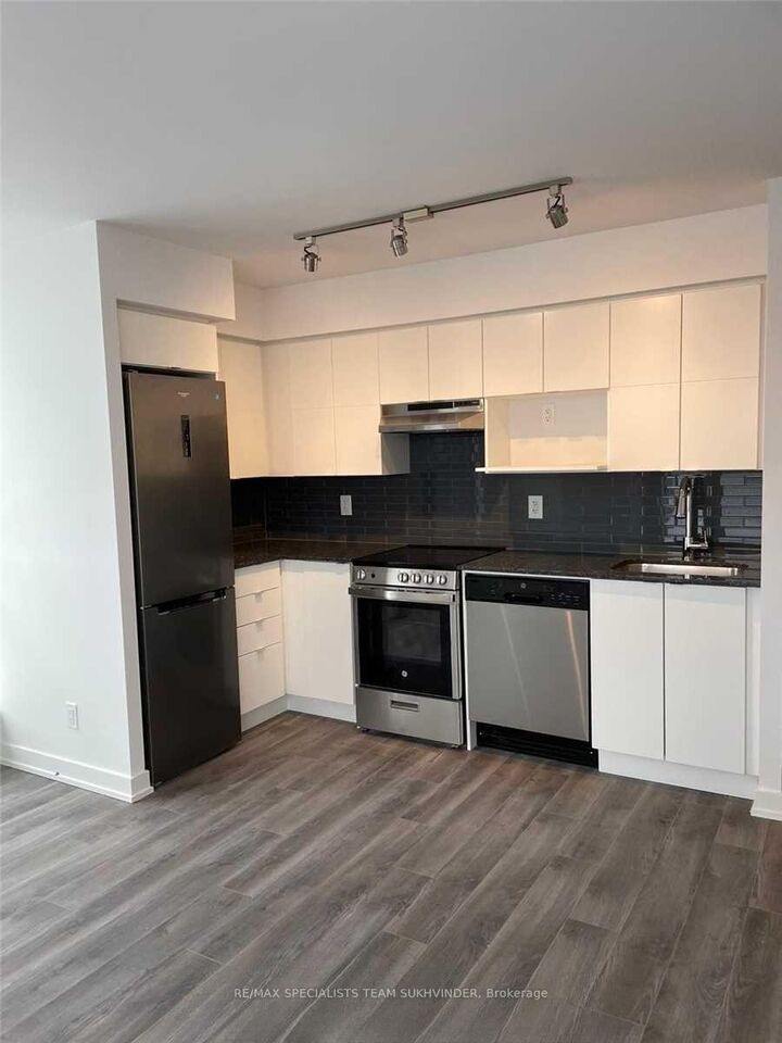 Property Photo:  120 Varna Drive 321  ON M6A 0B3 