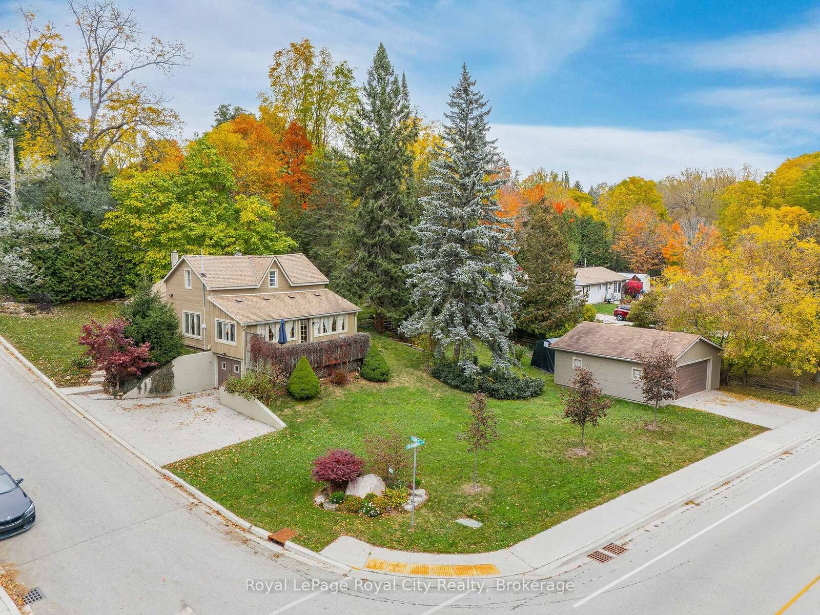 Property Photo:  601 St Andrew Street E  ON N1M 1R8 