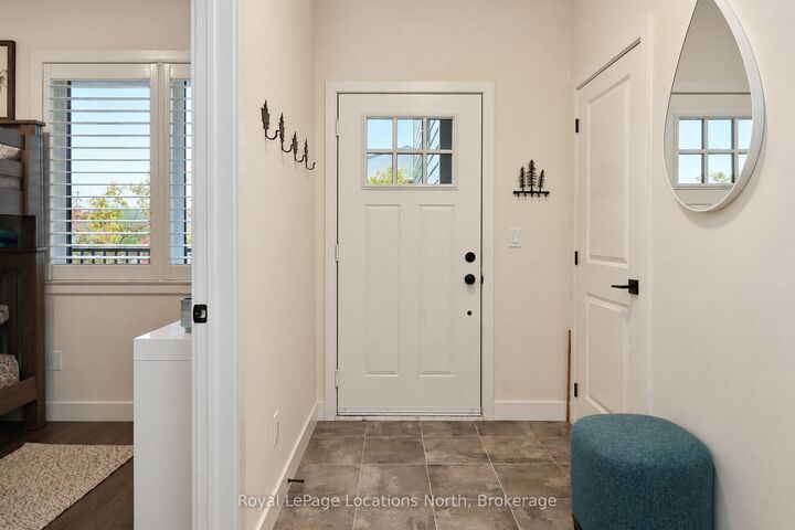 Property Photo:  11 Beckwith Lane 204  ON L9Y 0C7 