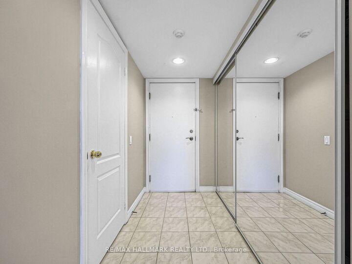 Property Photo:  265 Ridley Boulevard 401  ON M5M 4N8 