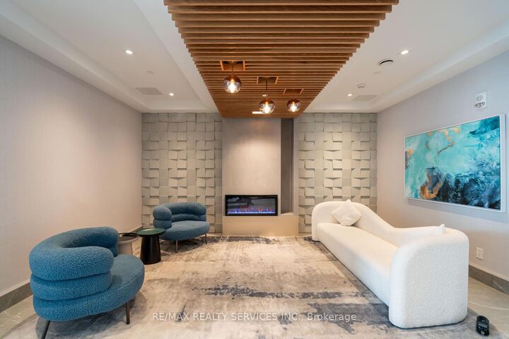 Property Photo:  56 Lakeside Terrace 108  ON L4M 7B9 