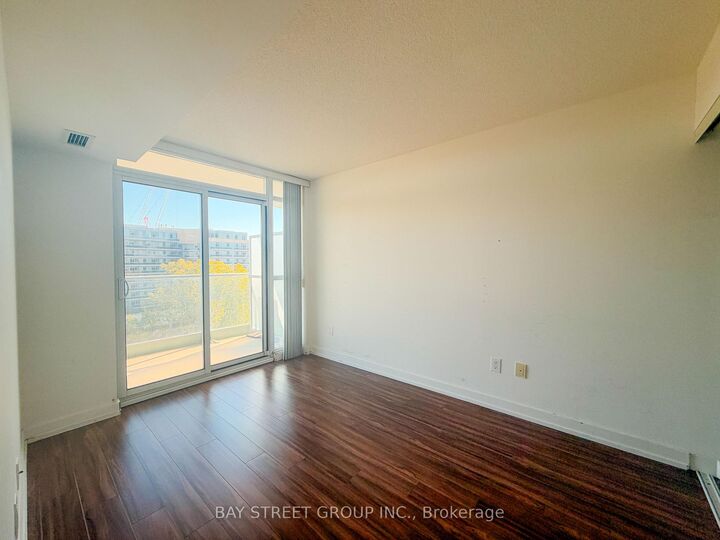 Property Photo:  33 Singer Court 701  ON M2K 0B4 