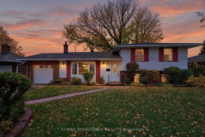 Property Photo:  20 Tripp Crescent  ON K2J 1C6 
