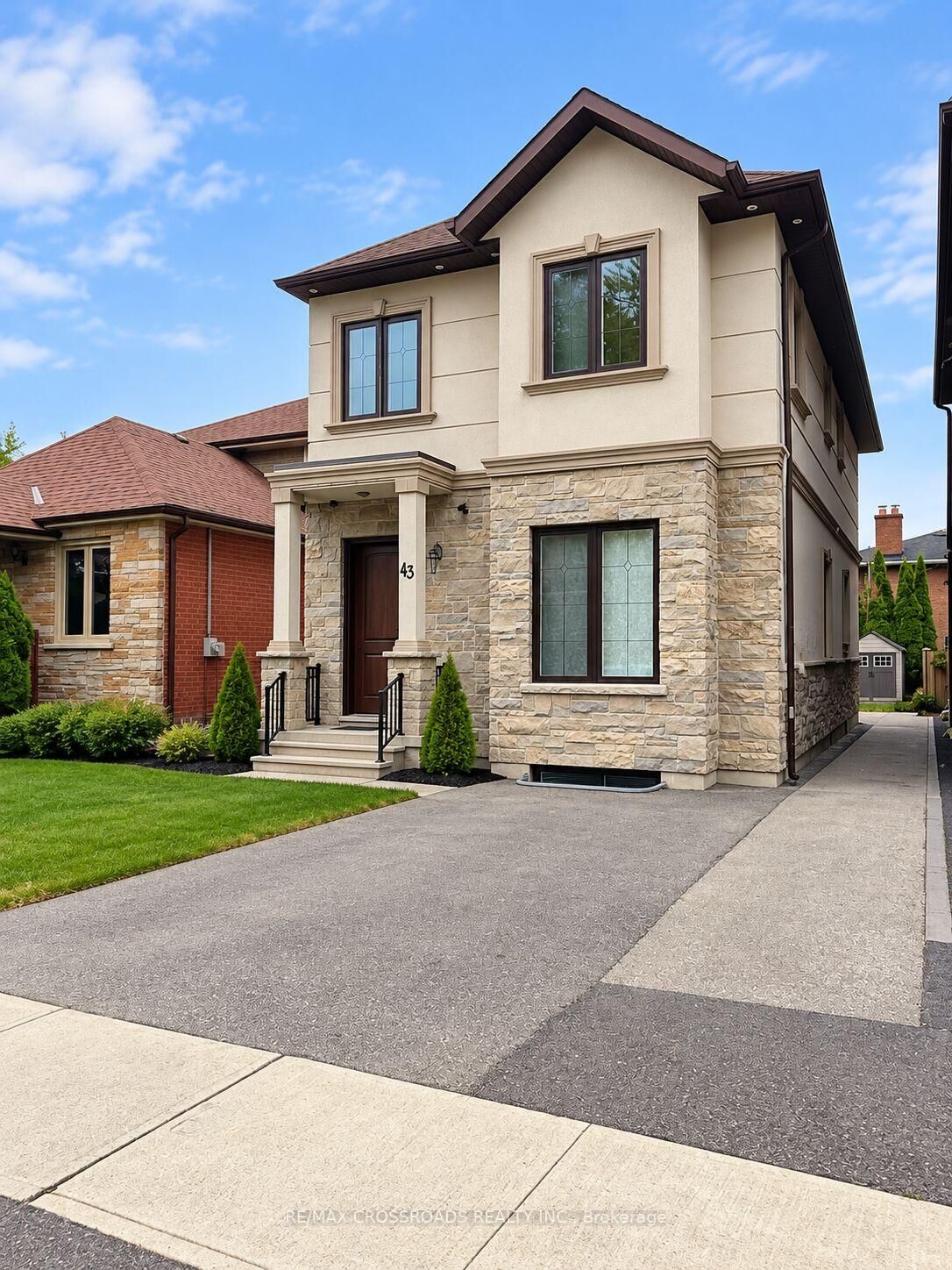 Property Photo:  43 Waniska Avenue  ON M8Y 1R1 