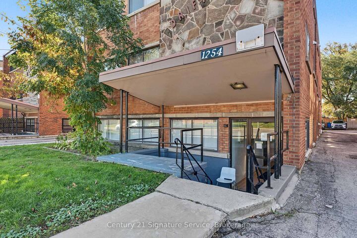 Property Photo:  1254 Fennell Avenue E  ON L8T 1T4 